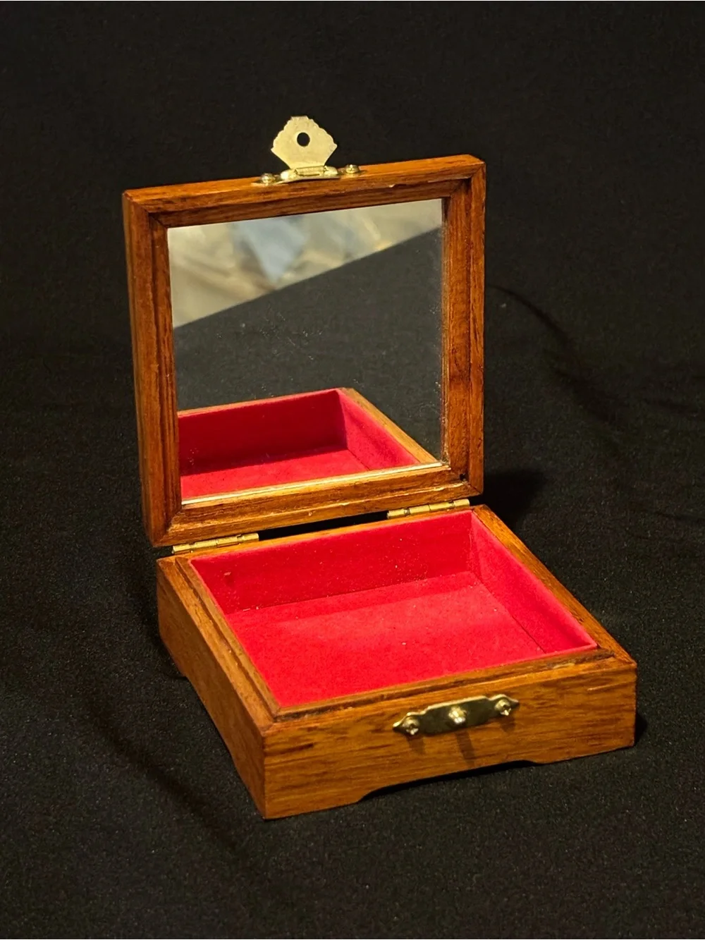 Vintage Hinged Wooden Japanese Lady Trinket Box